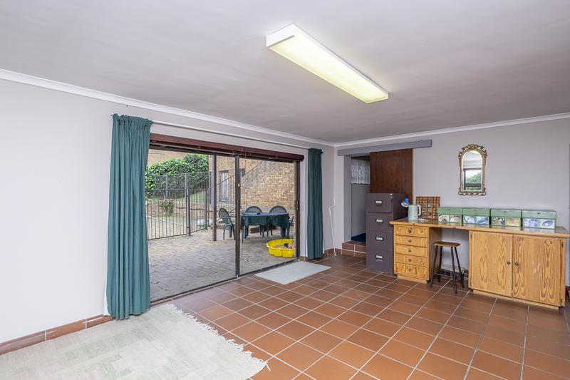 4 Bedroom Property for Sale in Chrismar Western Cape